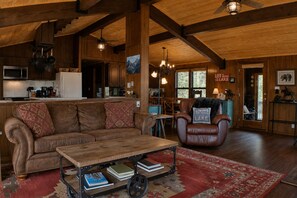 TV, fireplace, DVD player, books