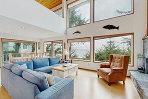 TV, fireplace, DVD player, books