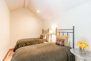 1 bedroom, iron/ironing board, free WiFi, bed sheets - LYNX AT THE TERRACES- Slopeside Ski-In/Ski-Out Condo in the Meadows of Mountain (Mountain Village)