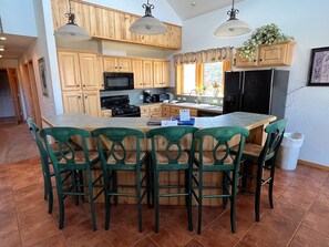 Dishwasher, cookware/dishes/utensils - Taylor Canyon Home with Mountain Views and Private Fishing (Almont)