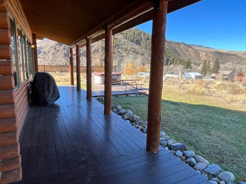 Taylor Canyon Home with Mountain Views and Private Fishing