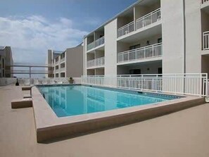 Unclassified image, 4 of 19, button