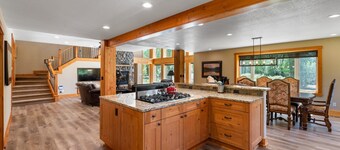 15 Min to Skiing, Hot Tub, Starlink Internet!