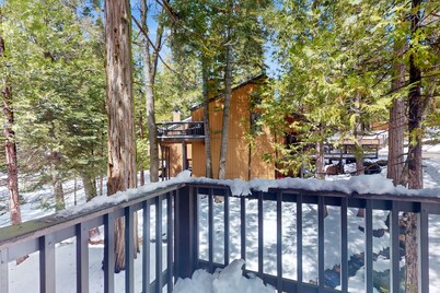 Dog-Friendly Condo with WiFi, Wood-Burning Fireplace, Deck, Pool & Hot Tub