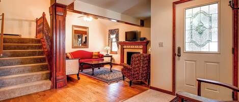 Televisión, chimenea