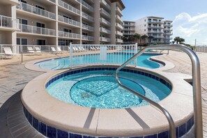 Et oppvarmet basseng