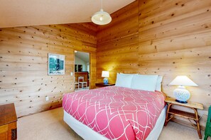 4 bedrooms, free internet, bed sheets - Cozy Family Beach House in Gearhart, Oregon - Your Perfect Coastal Retreat (Gearhart)