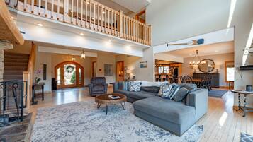 Smart TV, fireplace, DVD player, computer monitors