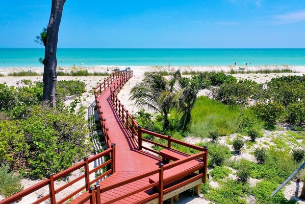 On the beach - Pine Cove #101 is a 3/2 beachfront Sanibel vacation rental condo (Sanibel)
