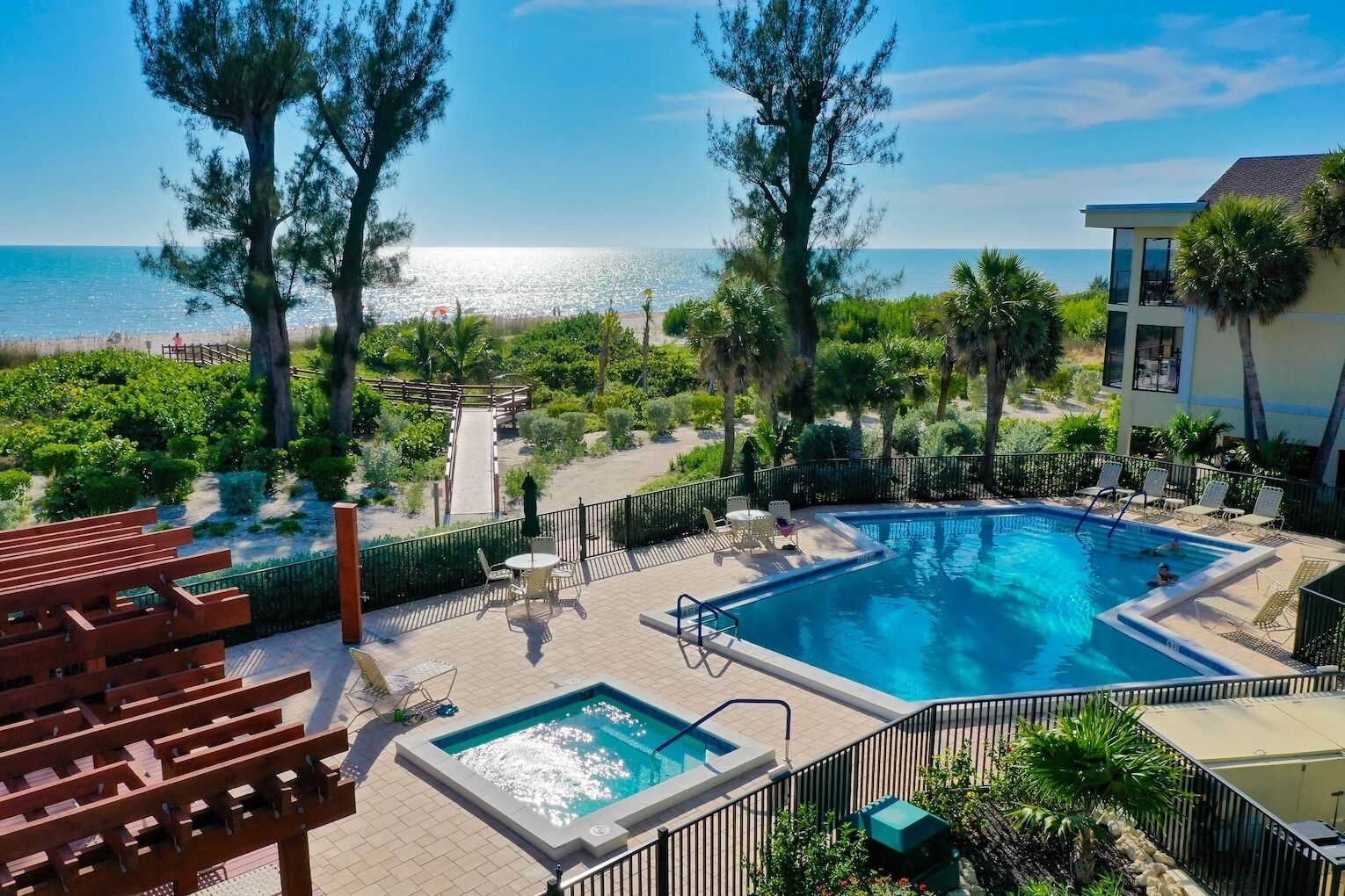 Lämmitetty uima-allas