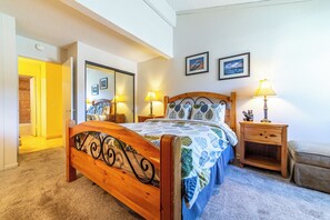 2 عدّة غرف نوم ومكواة/لوح كي وواي فاي مجانًا وملاءات أسرّة