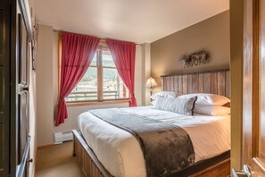 1 soverom, strykejern/-brett, wi-fi (inkludert) og sengetøy