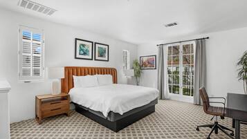 1 bedroom, desk, iron/ironing board, WiFi