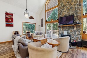 TV, DVD player, books, stereo