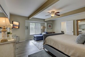 5 Schlafzimmer, Schreibtisch, Bügeleisen/Bügelbrett, kostenloses WLAN