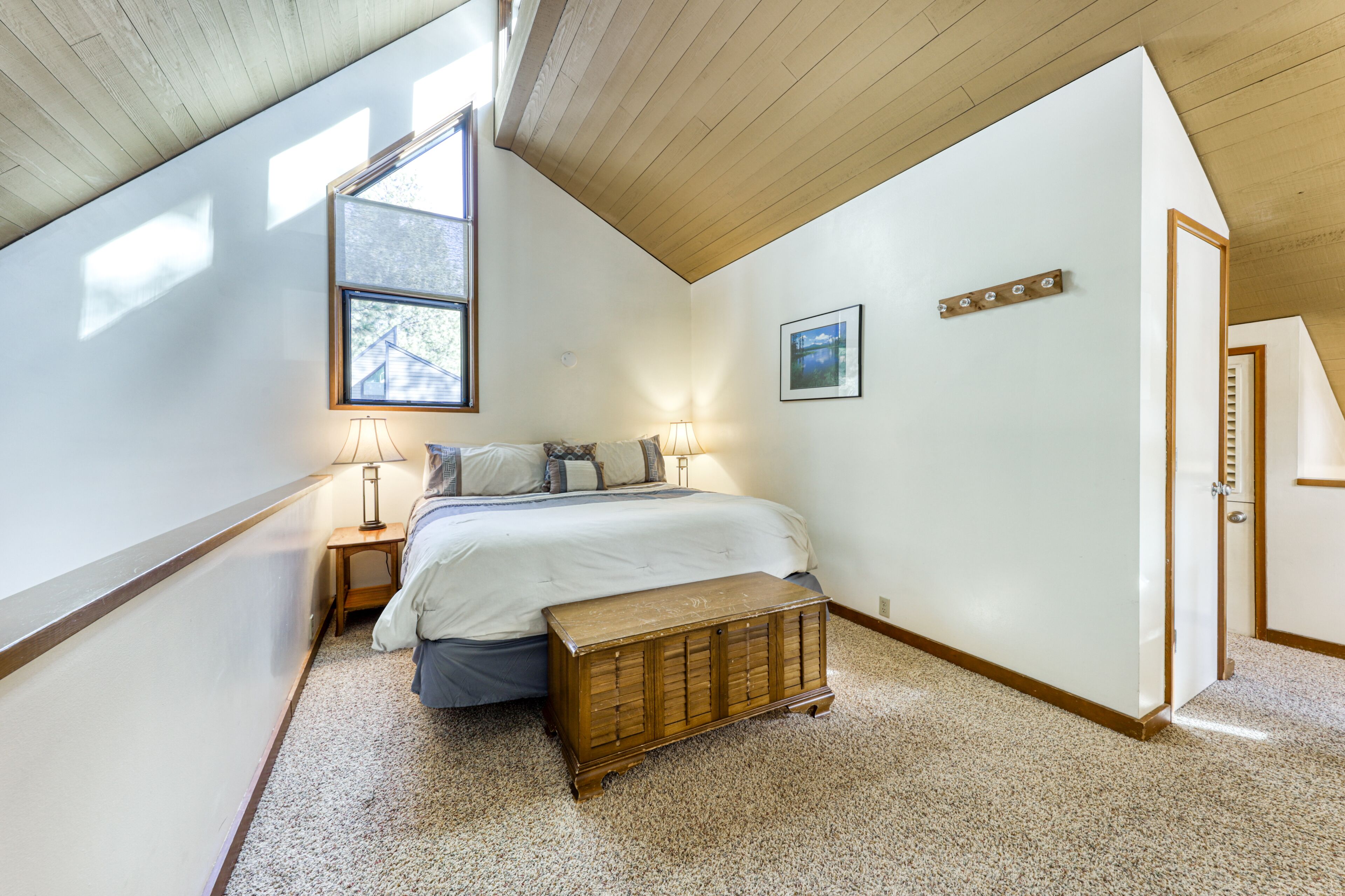 1 slaapkamer, een strijkplank/strijkijzer, internet, beddengoed