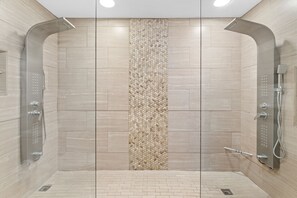 Combined shower/bathtub, hair dryer, towels - RARE Condo at Baytowne! Steps to Wharf, Tropical Pool, Hot Tub, Tram to Beach (Miramar Beach)