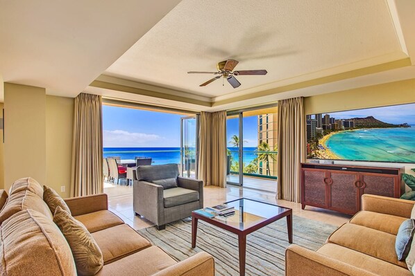 Televisión, reproductor de DVD y estéreo 