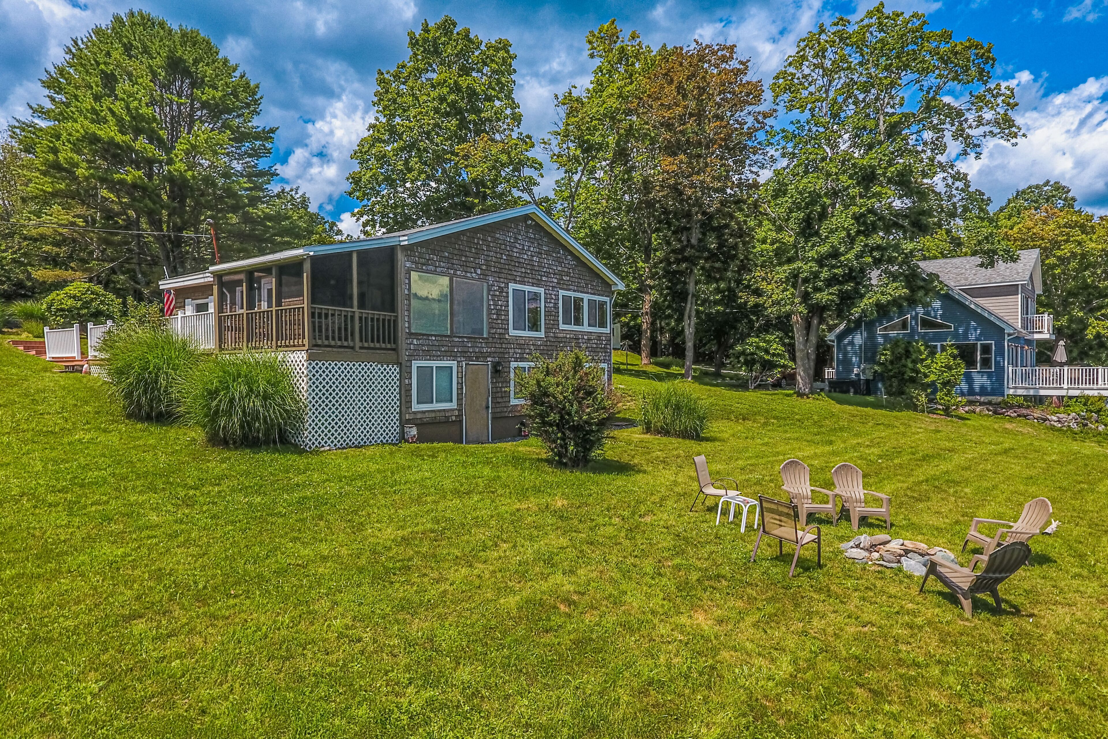 Stunning Oceanfront Property with Gas Grill, Firepit, WiFi & Washer/Dryer