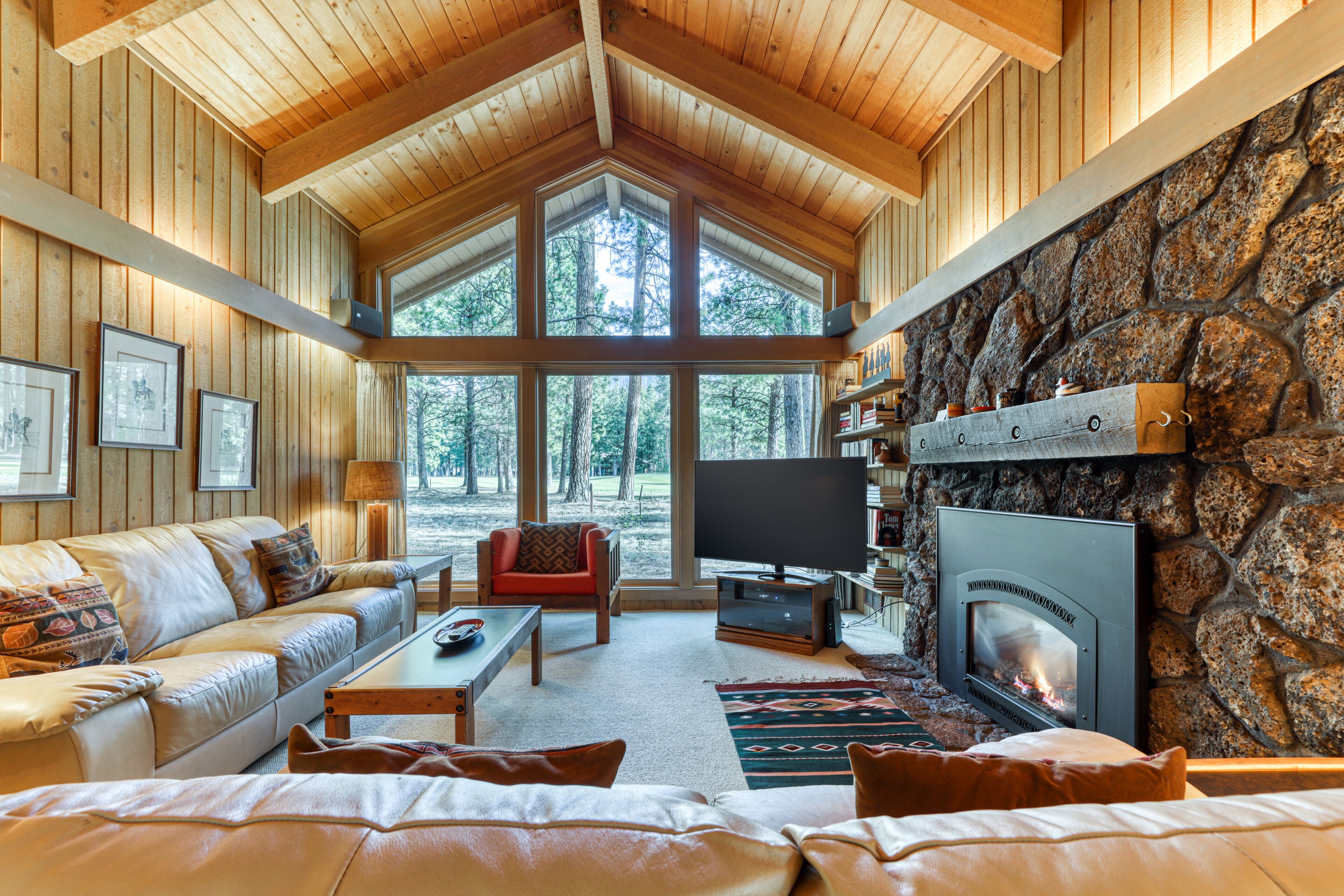 Golf course home with hot tubs & pools