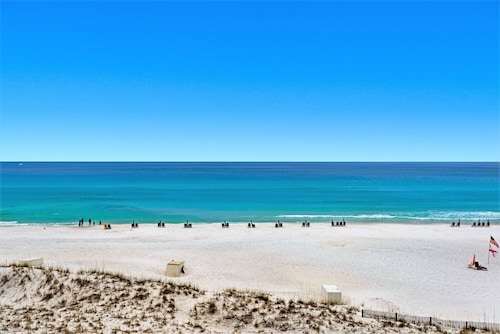 Beachfront Gulf View Condo-Pool-Season Beach Serv.