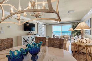 Smart TV, DVD player - Beachfront Gulf View Condo-Pool-Season Beach Serv. (Destin)