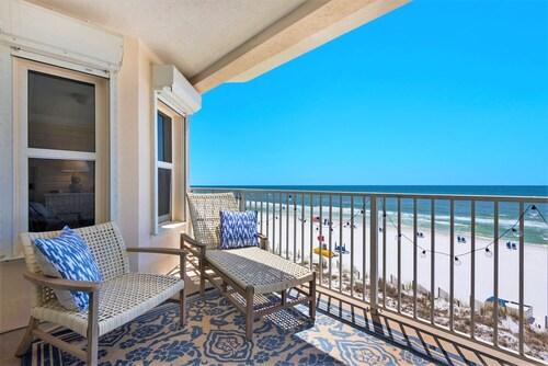 Beachfront Gulf View Condo-Pool-Season Beach Serv.