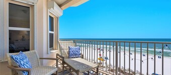 FRONT DE LA PLAGE + Service de plage GRATUIT! Piscine & Hotub! Avantages VIP + Nouvellement rénové!