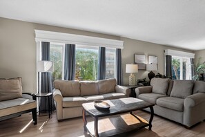 Smart TV, DVD player