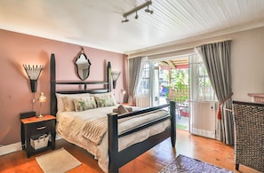 Classic Double Room | Premium bedding, down comforters, minibar, in-room safe - Inn Style Guesthouse (Cape Town)