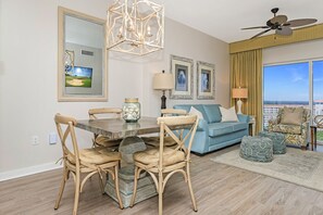 Dining - Gulf Views ~ Private Balcony ~ Resort Pool (Miramar Beach)