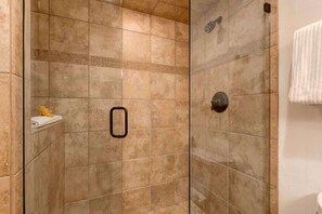 Combined shower/tub, hair dryer, shampoo