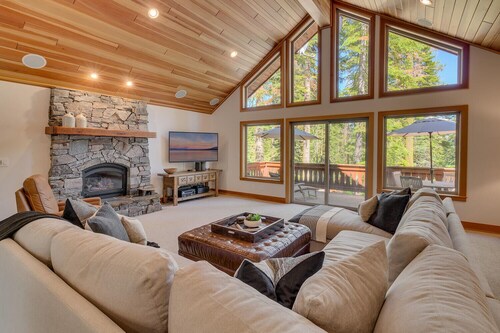 Tahoe Treehouse - TLUXP