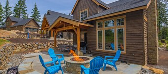 Relax in LUXURY! *Fantastic Discounts* Centrally located in the Resort!