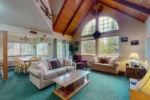 TV, fireplace - Classic Family-Friendly Home - Prime Location & Expansive Deck with Grill (Shaver Lake)