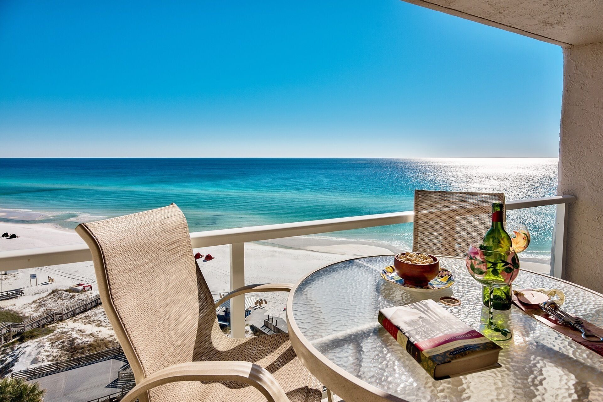 12TH Floor, Stunning Beach Views! Updated Corner Condo, Pool & Tram- Sleeps 6