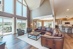 電視、壁爐、 辦公室、電腦螢幕