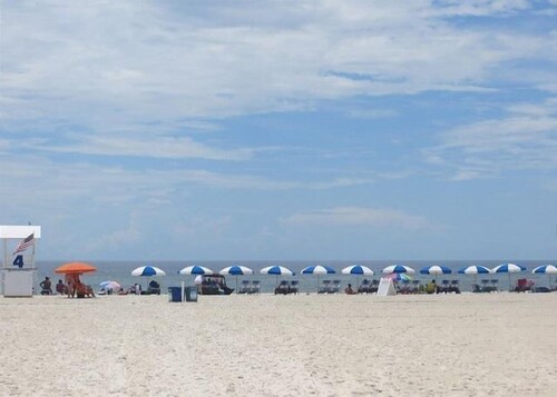 Beachin 'Location! Direkt gegenüber dem Hangout und Gulf Shores Beach!