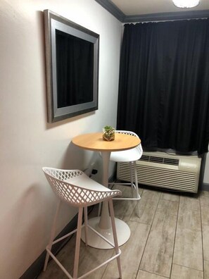 Dining - Beachview 223 | 1BR Gulf Shores Condo for Two | Walk-to-Beach Location (Gulf Shores)