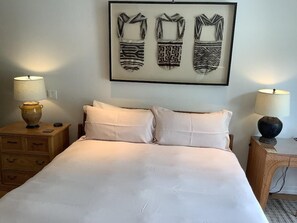 3 habitaciones, tabla de planchar con plancha y cuna de viaje