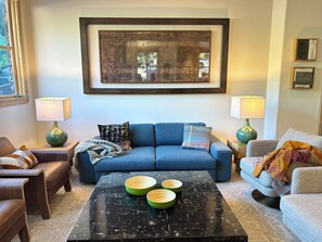 تلفزيون ذكي، مدفأة، مشغل دي في دي