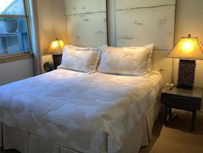 3 bedrooms, iron/ironing board, travel crib, free WiFi