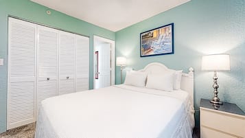 2 chambres, fer et planche Ă repasser, Internet gratuit, draps fournis