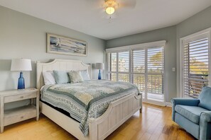 4 habitaciones, tabla de planchar con plancha, wifi y ropa de cama 