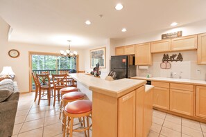 Interior - Chimney Ridge Sunflower Townhome: Walk to Lift, Private Hot Tub (Breckenridge)