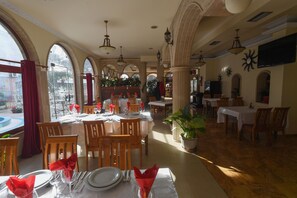 Desayuno buffet incluido todos los días 