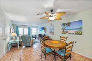 Dining - Pet-Friendly Poolside Escape | Beachfront Condo & Heated Pool (Corpus Christi)