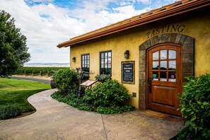 Exterior detail - Dog-Friendly Duplex with Large Yard, and Great Location Next to WWU (College Place)
