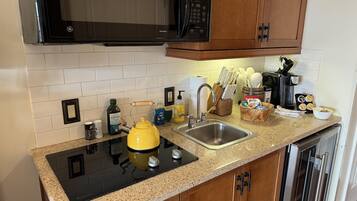 冰箱、微波炉、炉灶、茶具/咖啡用具