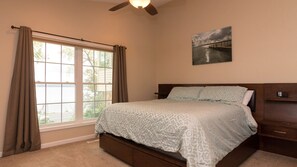 4 bedrooms, iron/ironing board, internet, bed sheets - A Shore Thing: Breathtaking Panoramic Views and Spectacular Design Await You! (Varick)